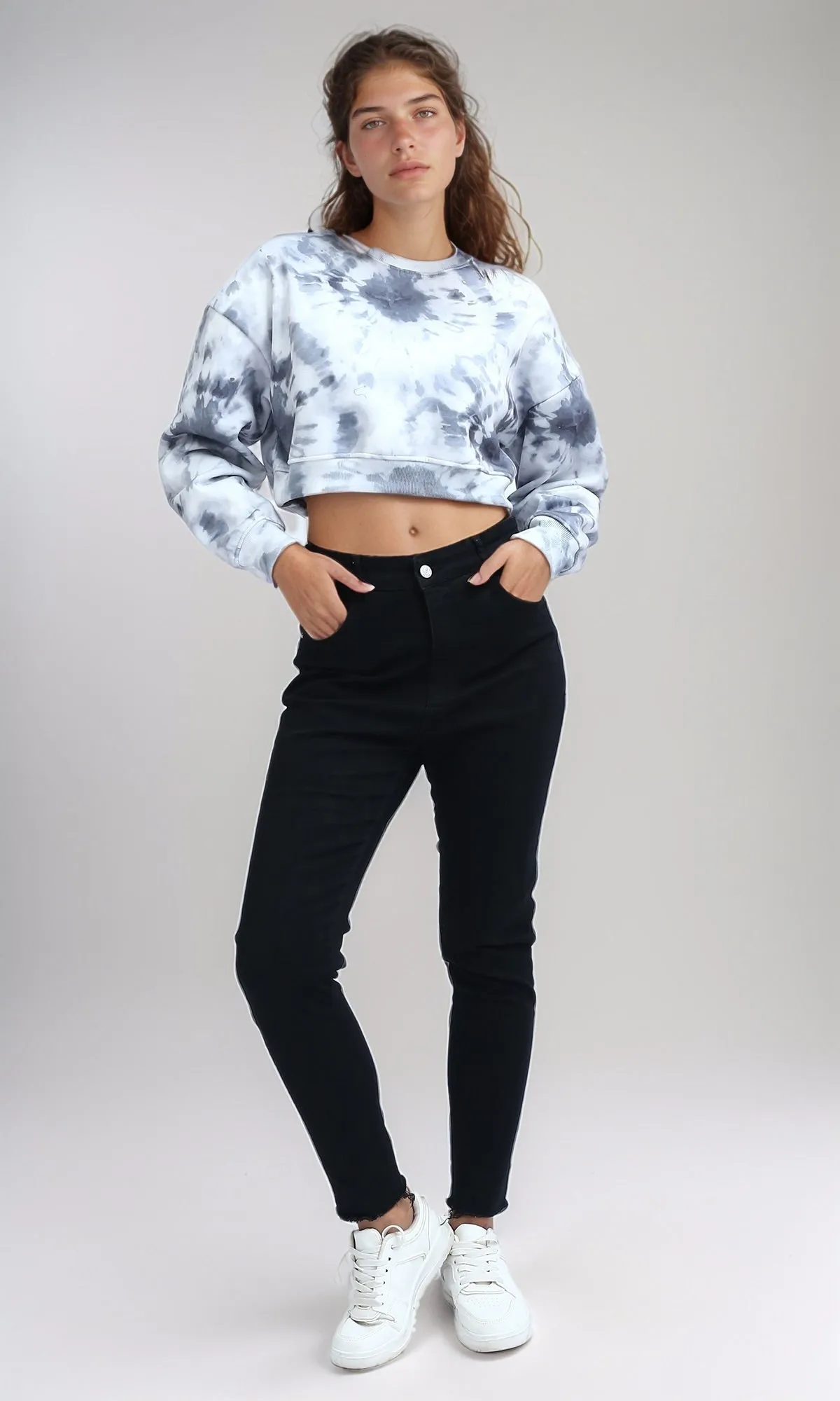 O199398 - Feminine Cropped Tie Dye Sweatshirt - Grey & White