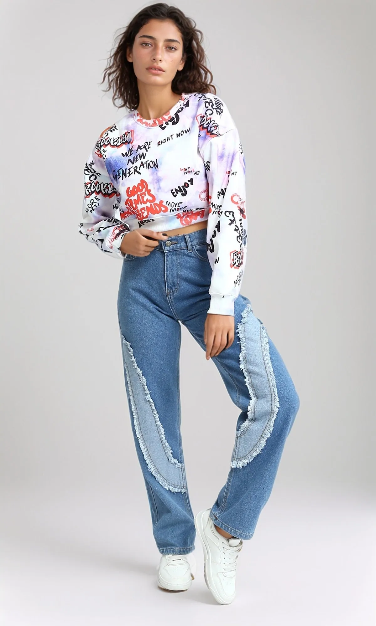 O200021 - Slip On Cropped Round Neck Sweatshirt - Blue & White