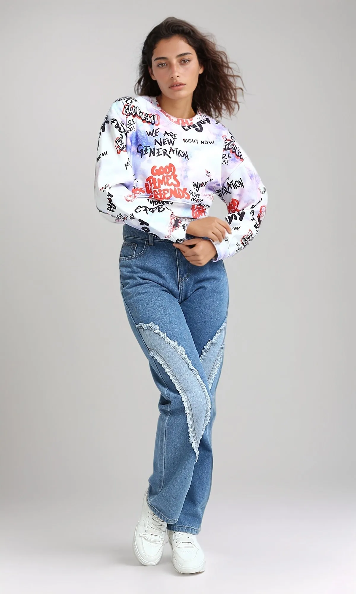 O200021 - Slip On Cropped Round Neck Sweatshirt - Blue & White