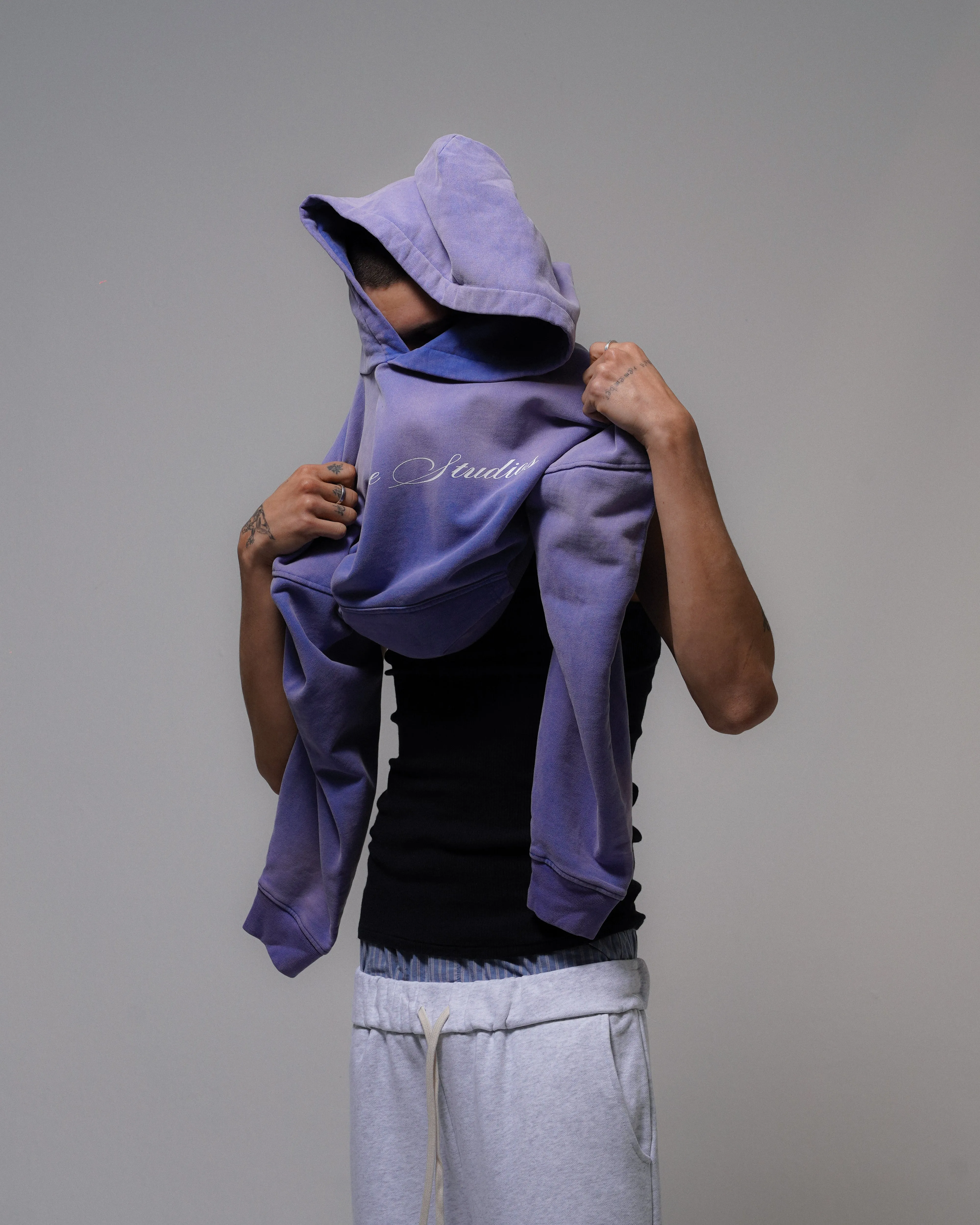 SCRIPT HOODIE [LILAC]